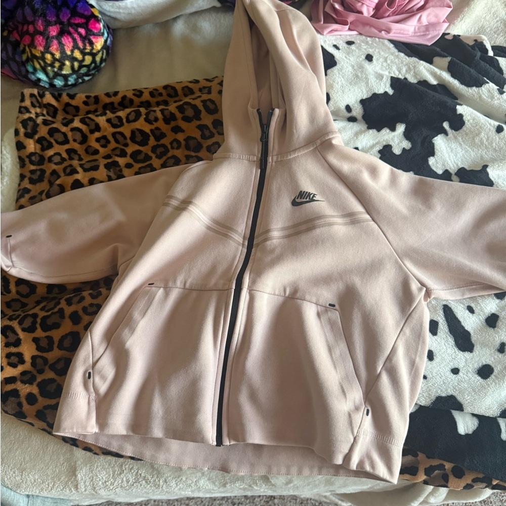 Women’s Nike tech nwot